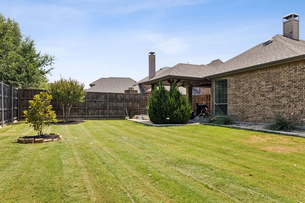 910 Fox Ridge Trail