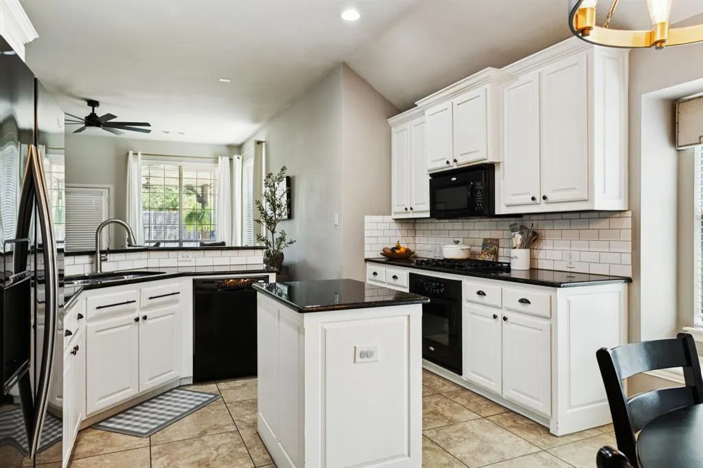 910 Fox Ridge Trail