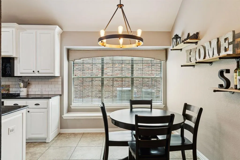 910 Fox Ridge Trail