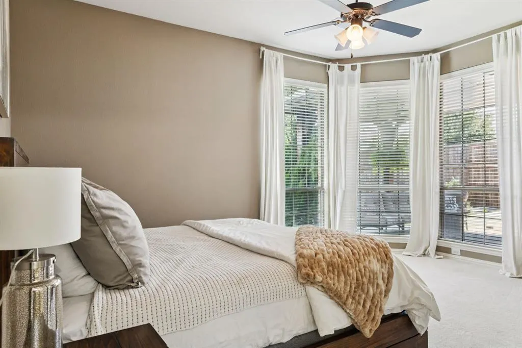 910 Fox Ridge Trail