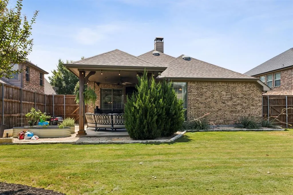 910 Fox Ridge Trail