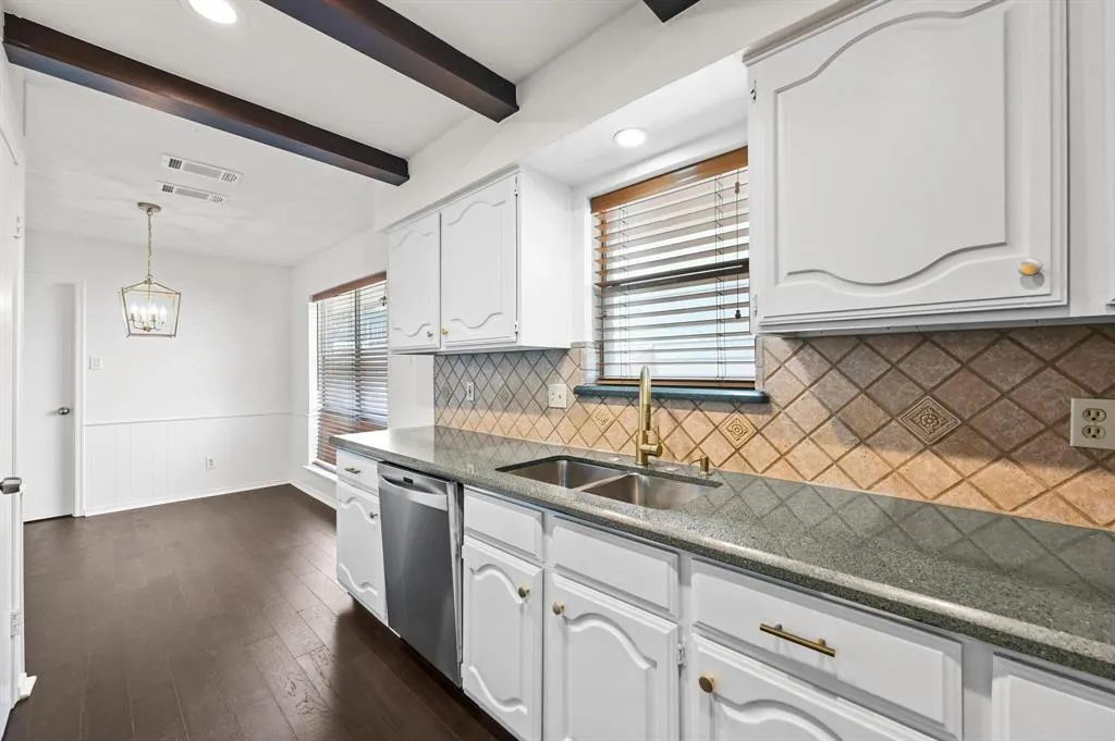 9120 Summer Glen Lane