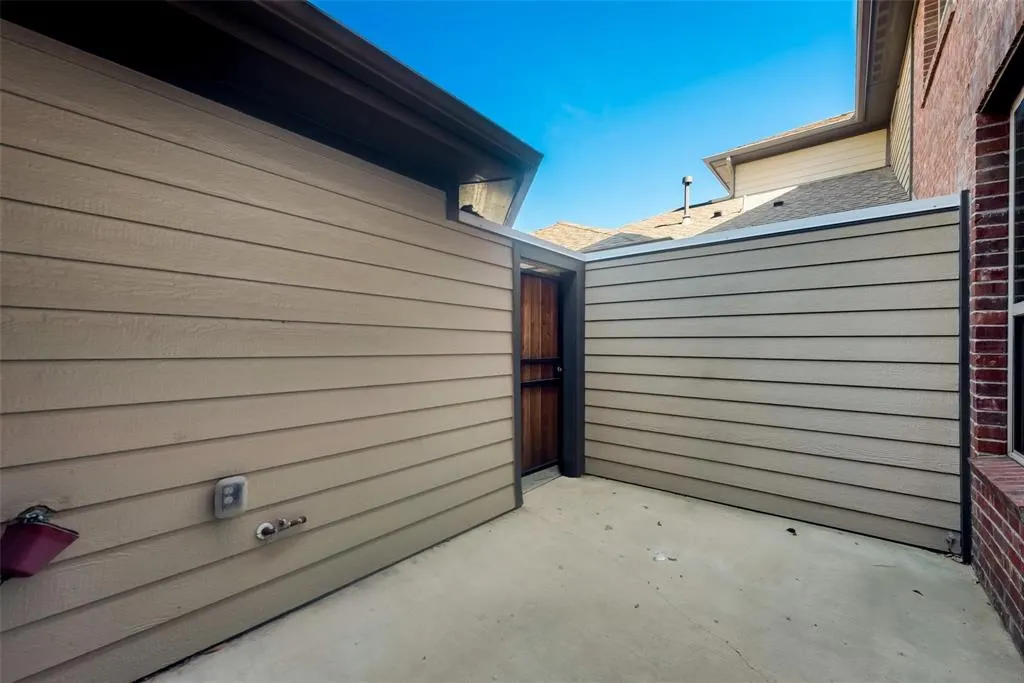 225 E Spring Valley Road