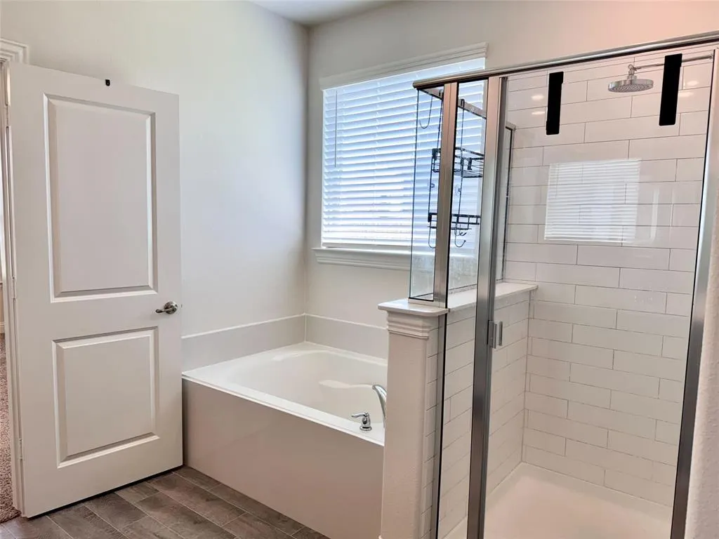 10305 Klondike Lane