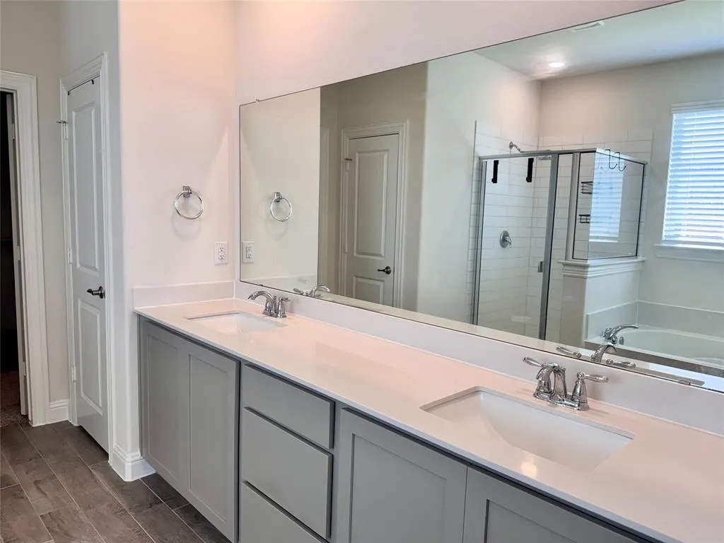 10305 Klondike Lane