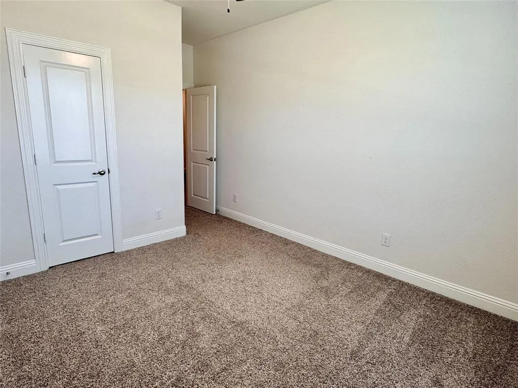10305 Klondike Lane