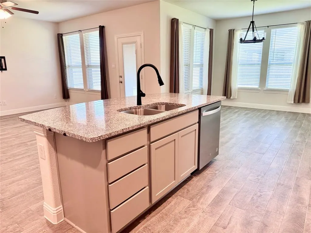 10305 Klondike Lane
