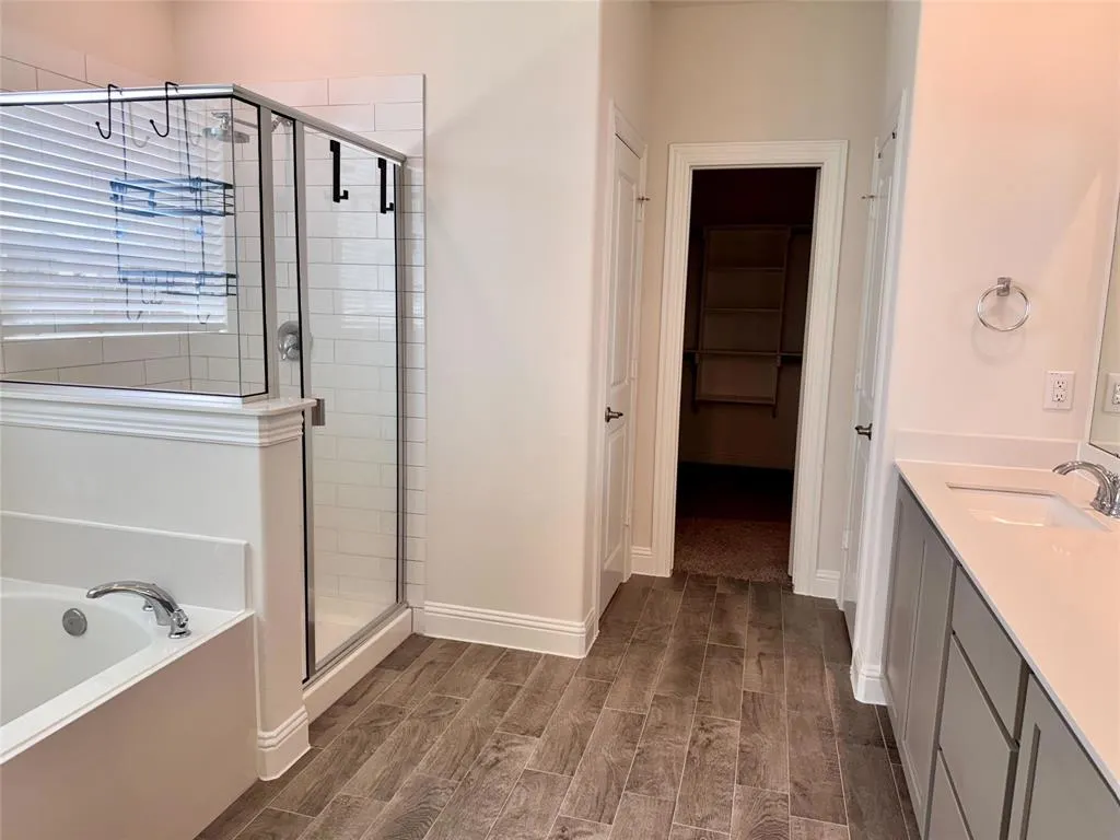 10305 Klondike Lane