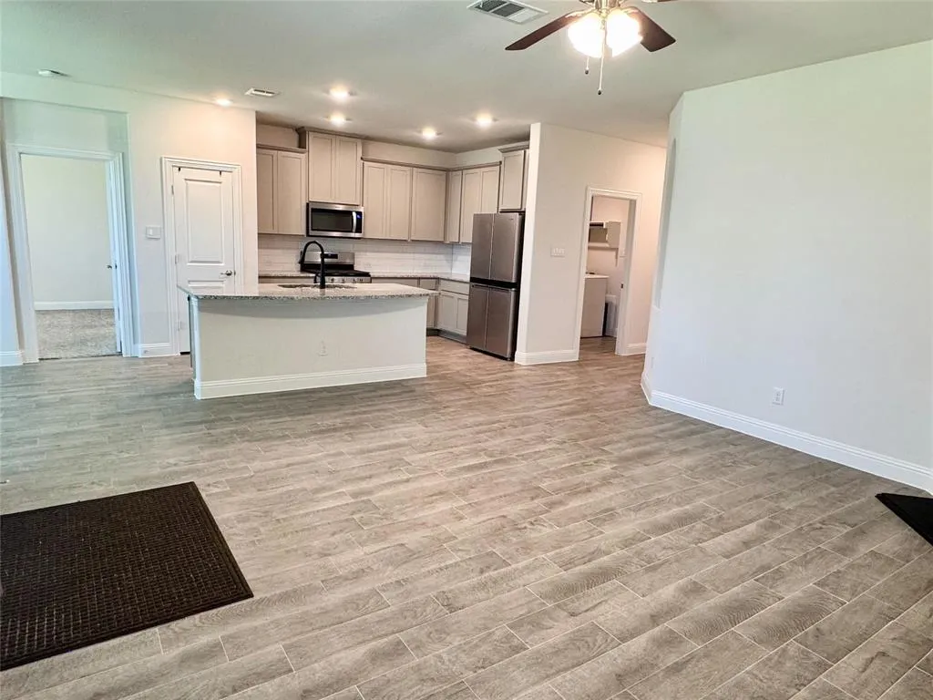 10305 Klondike Lane