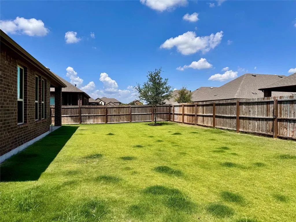 10305 Klondike Lane