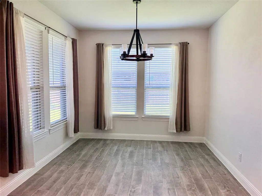 10305 Klondike Lane