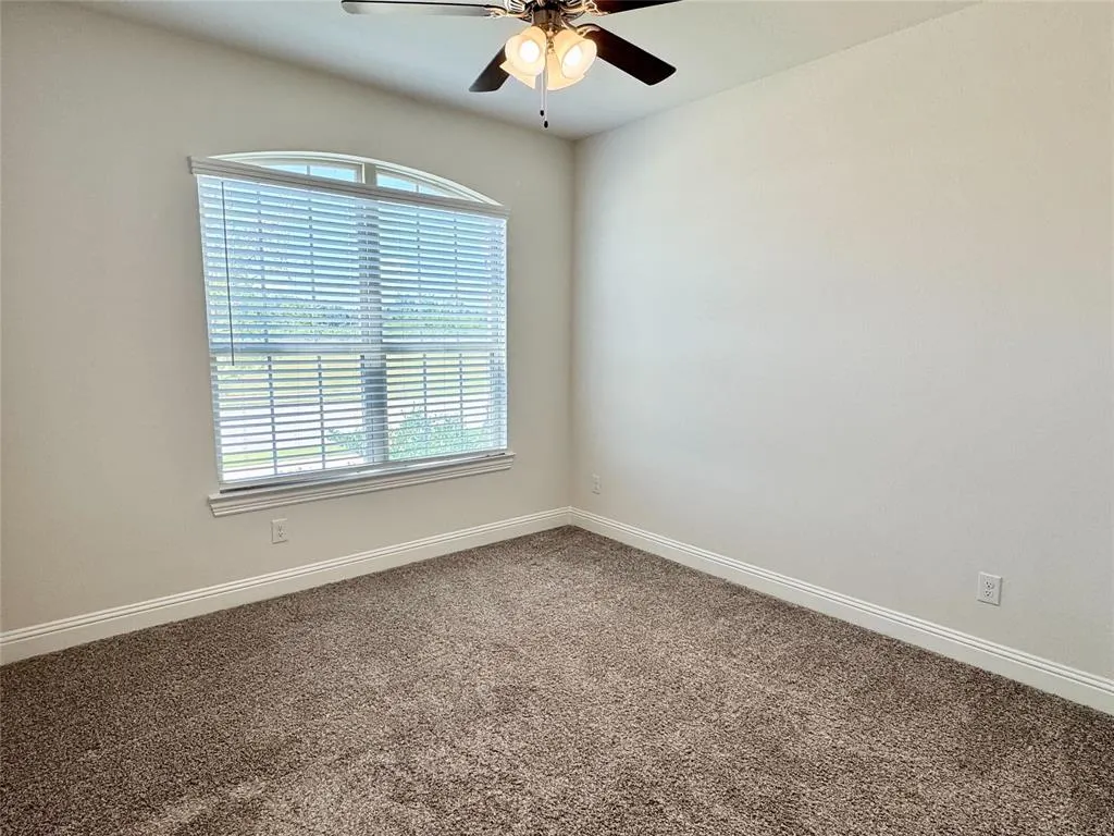 10305 Klondike Lane