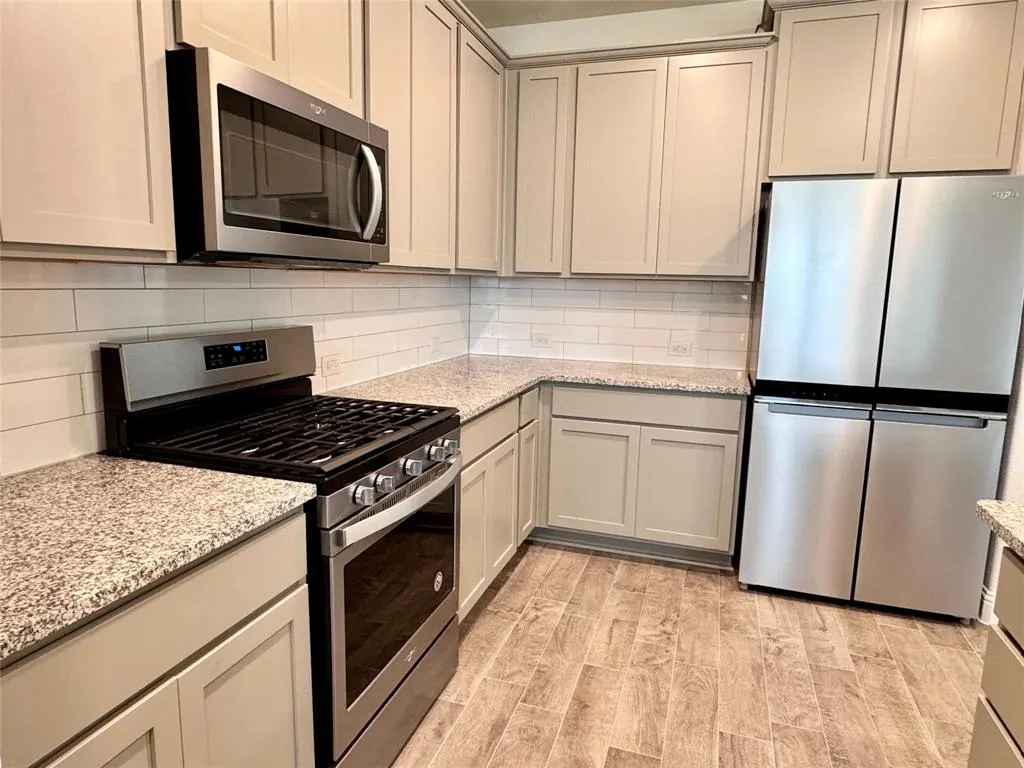 10305 Klondike Lane