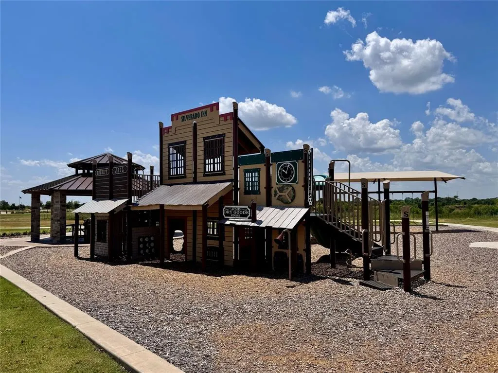 10305 Klondike Lane