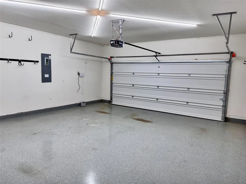 10305 Klondike Lane