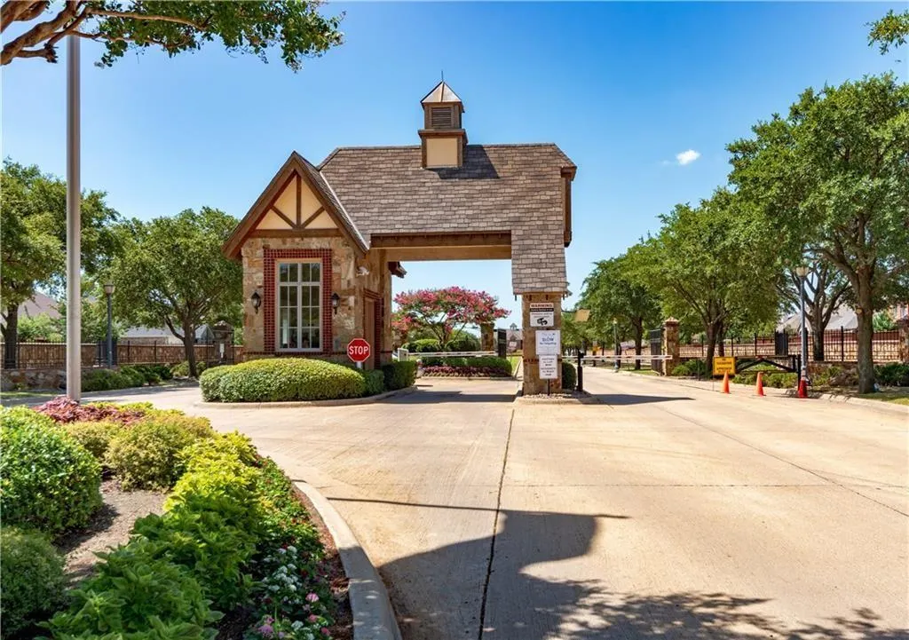 3852 Banner Drive