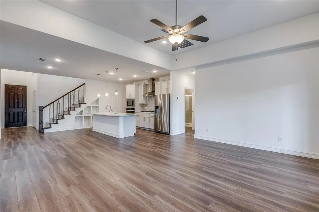 320 Willowmore Drive