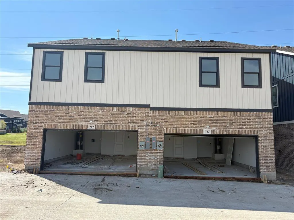 713 Kerrville Lane