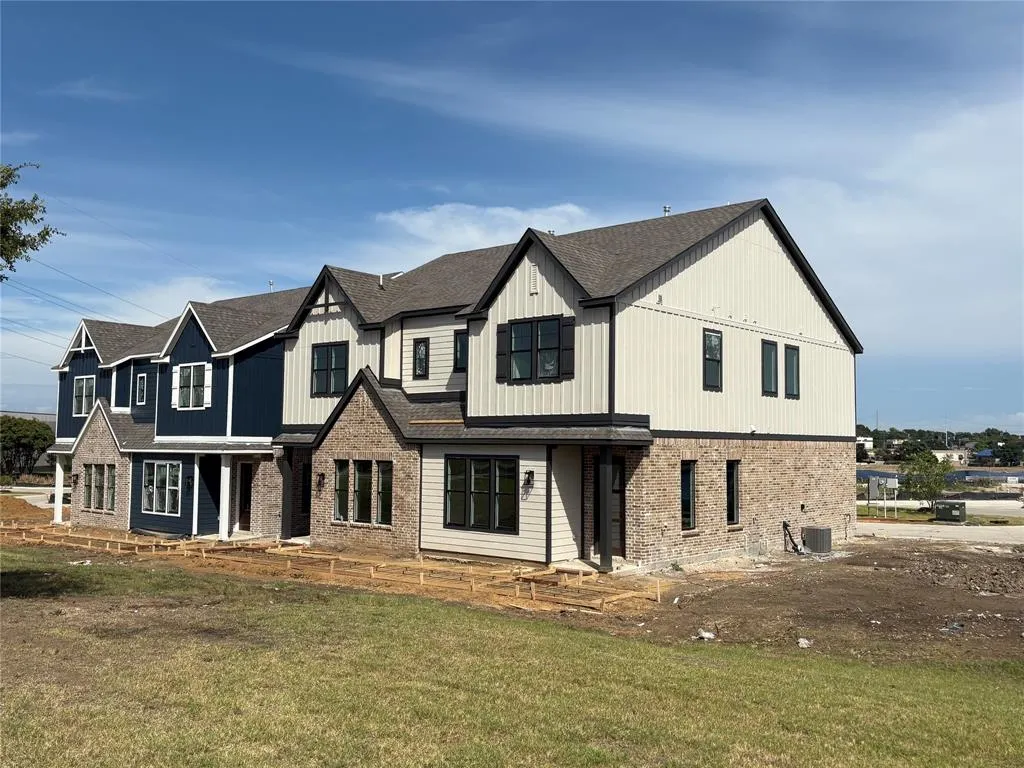 713 Kerrville Lane