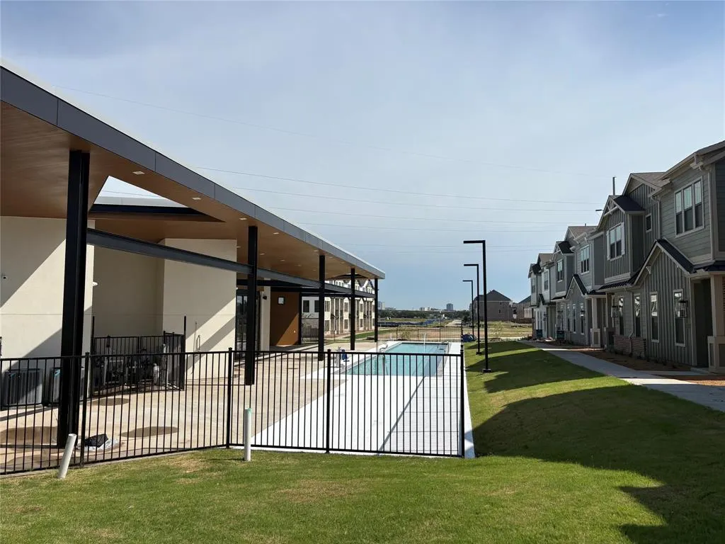 713 Kerrville Lane