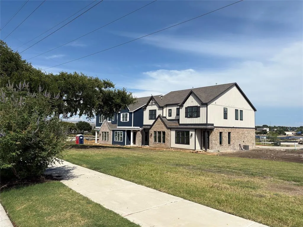 713 Kerrville Lane