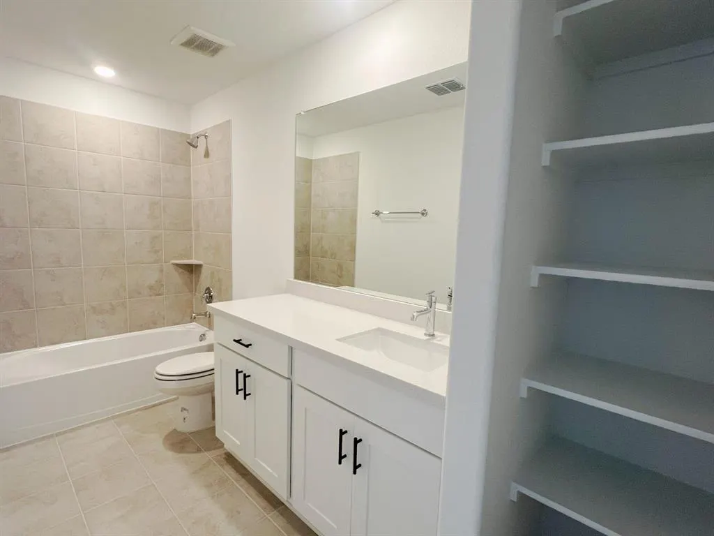 3313 Little Bluestem Road