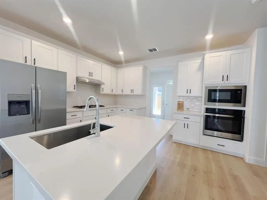 3313 Little Bluestem Road