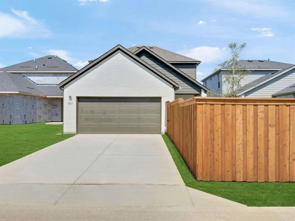 3313 Little Bluestem Road