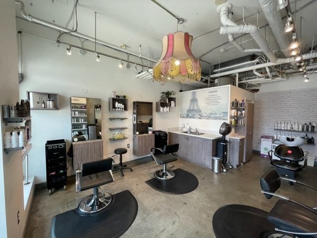 35 W 2ND AVENUE
