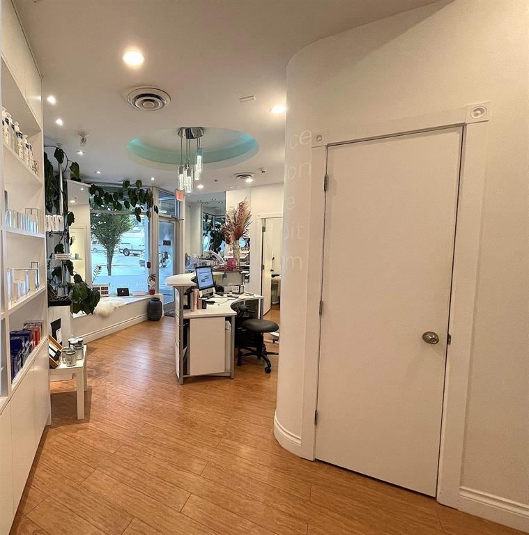 497 W 6TH AVENUE