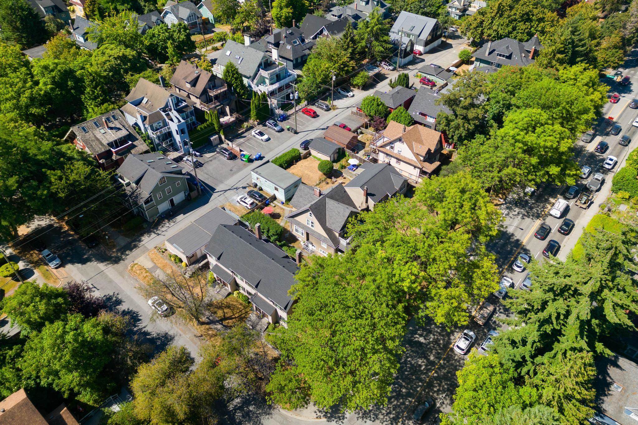 324 W 12TH AVENUE