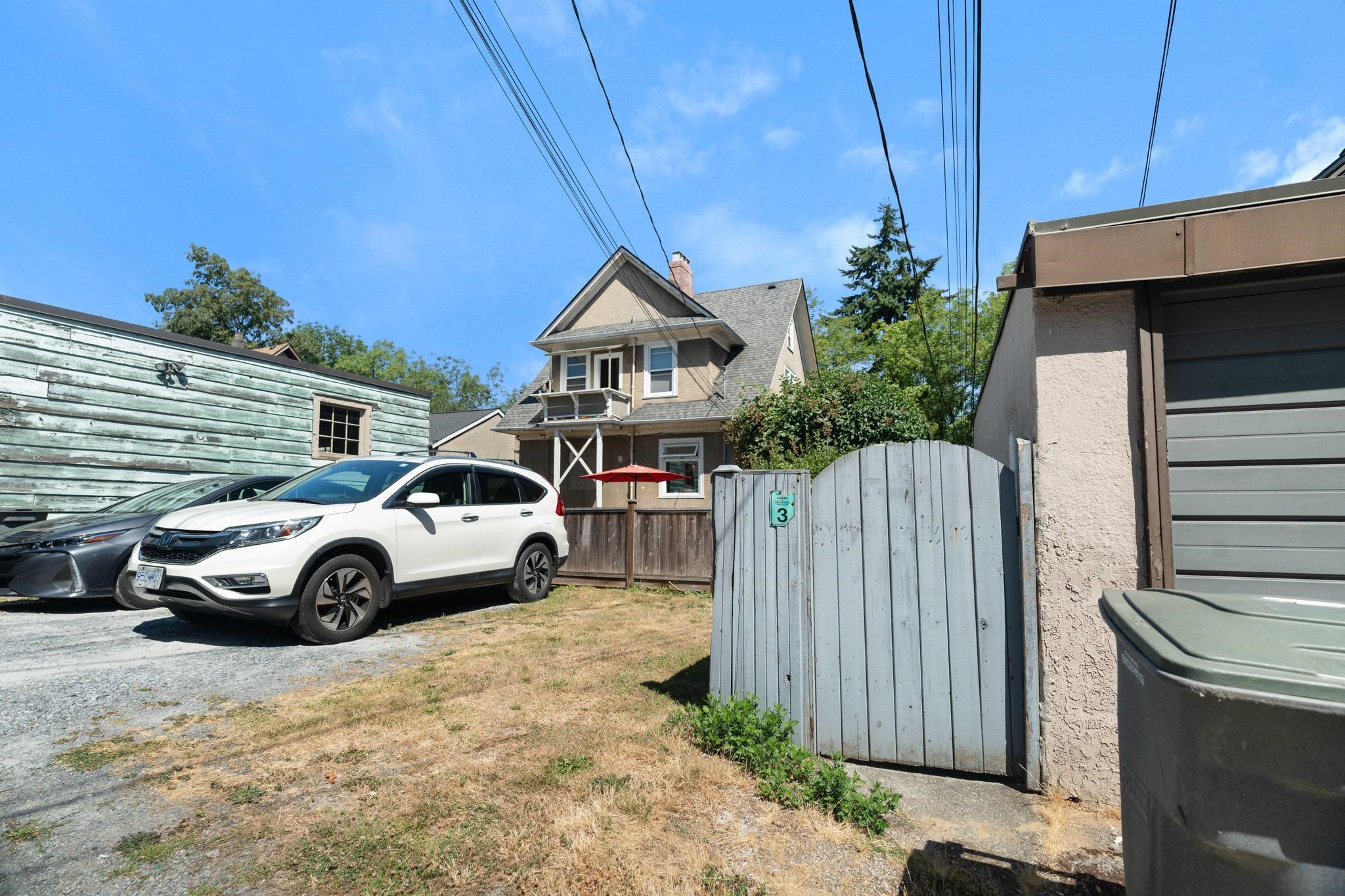 324 W 12TH AVENUE