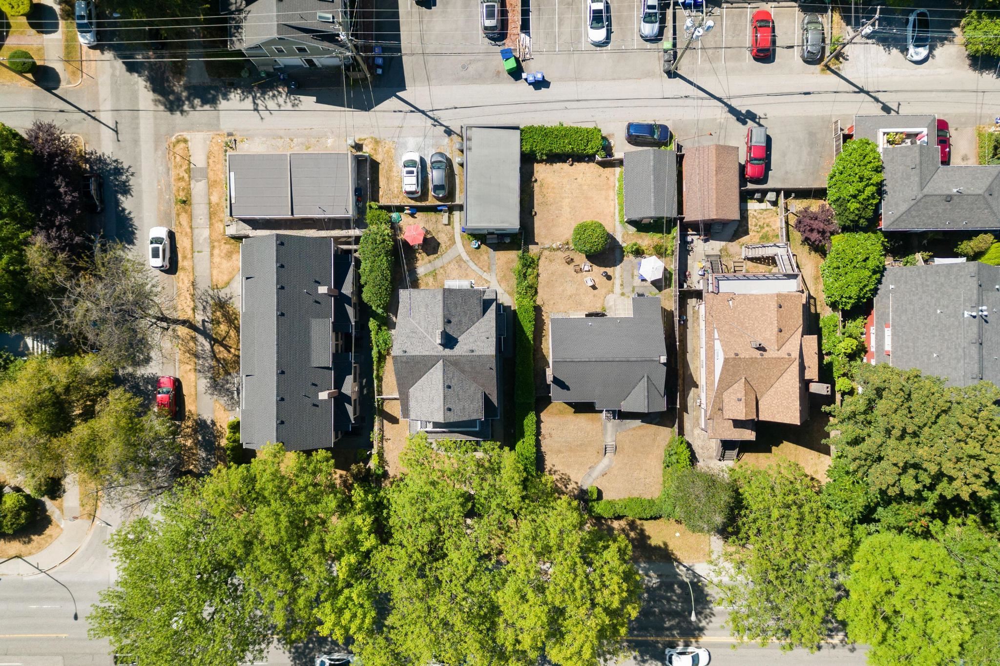 324 W 12TH AVENUE