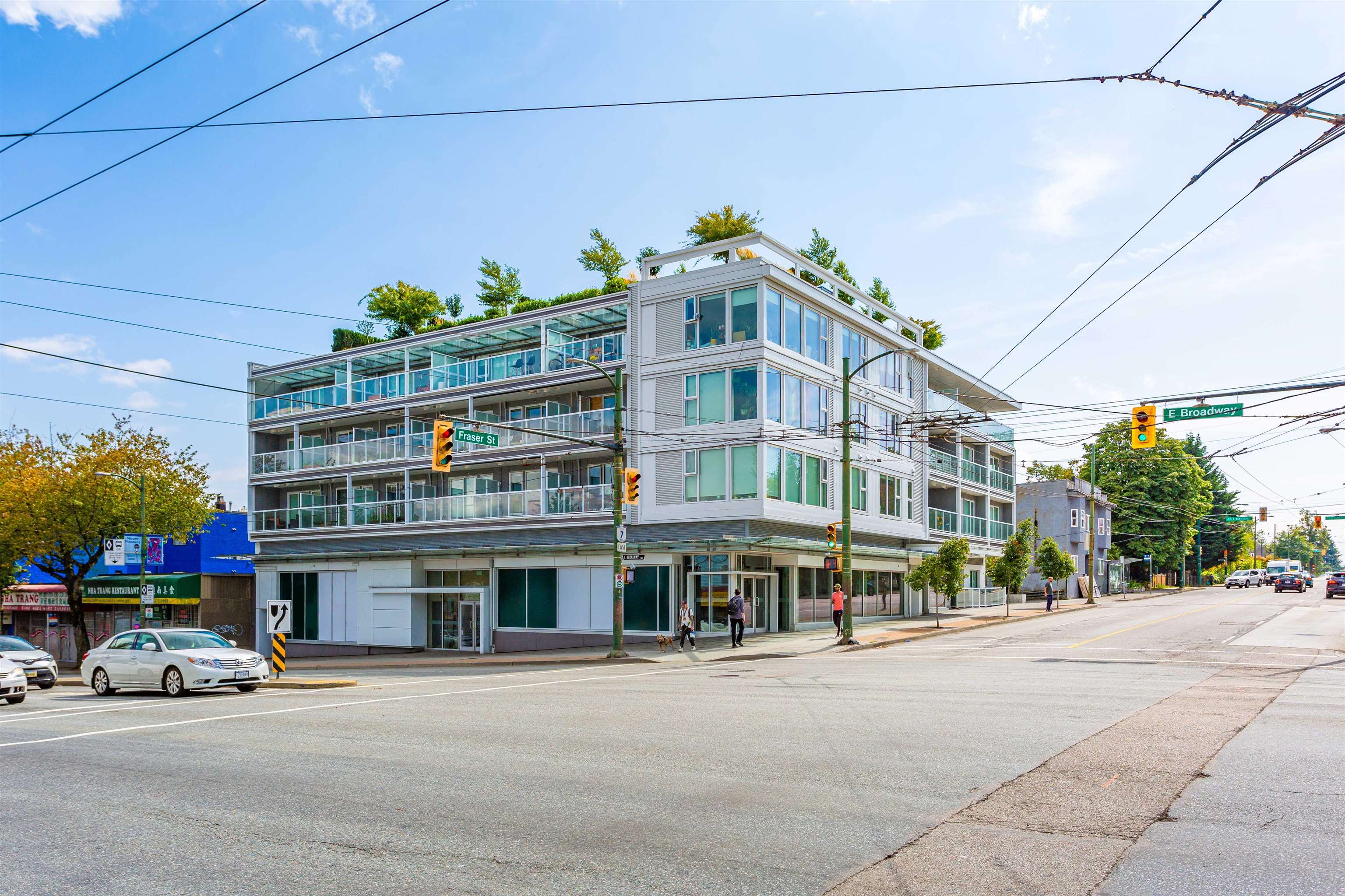 706 E BROADWAY