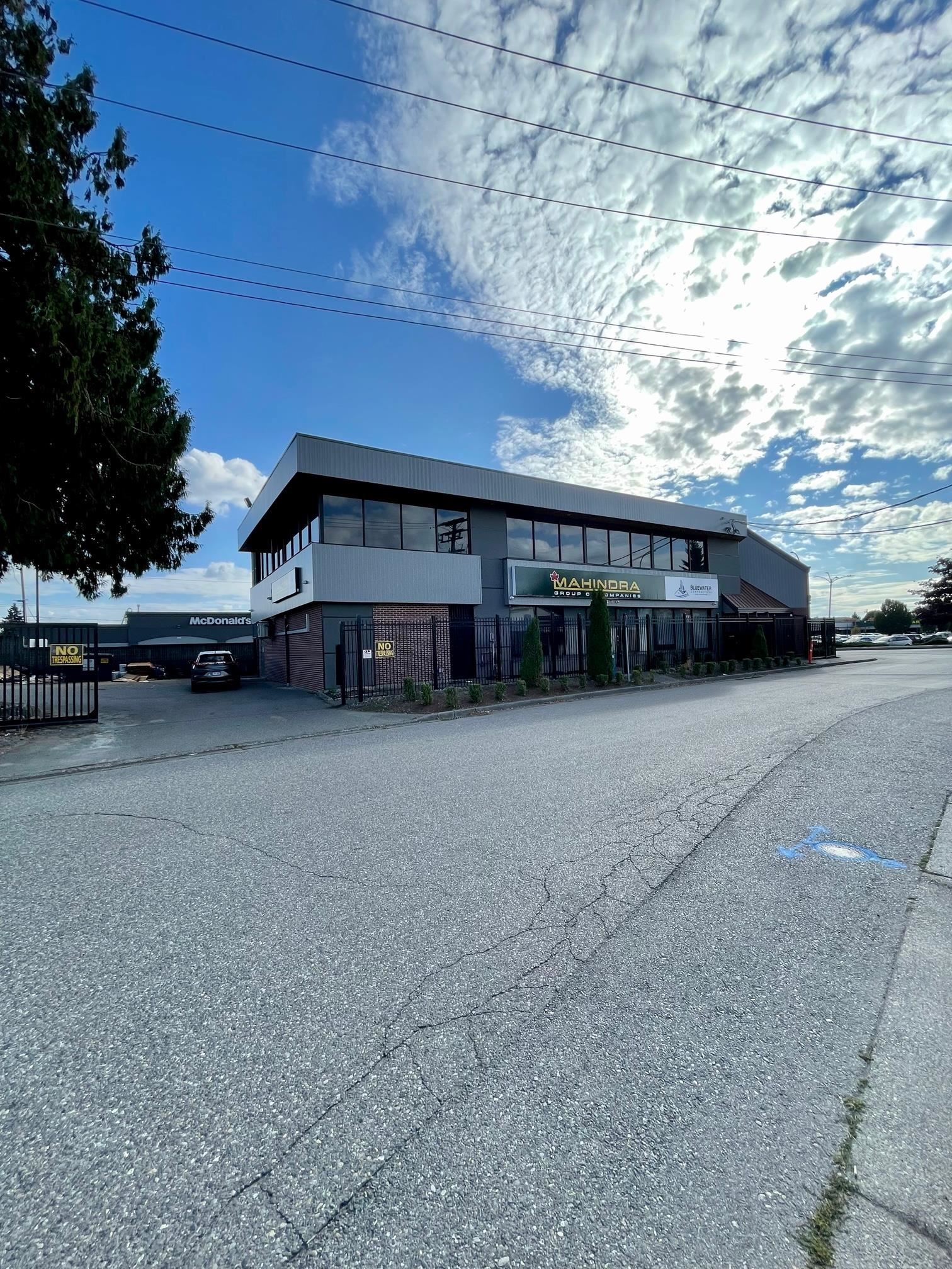200 2548 CLEARBROOK ROAD, #200