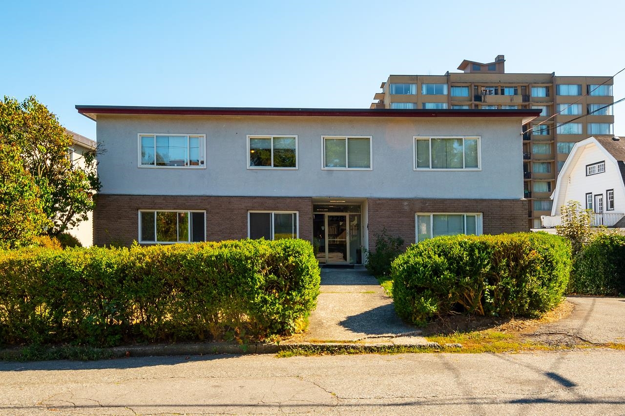 228 MANITOBA STREET