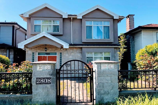 2808 E BROADWAY, Vancouver