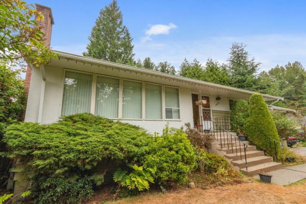 1038 MARIGOLD AVENUE, North Vancouver
