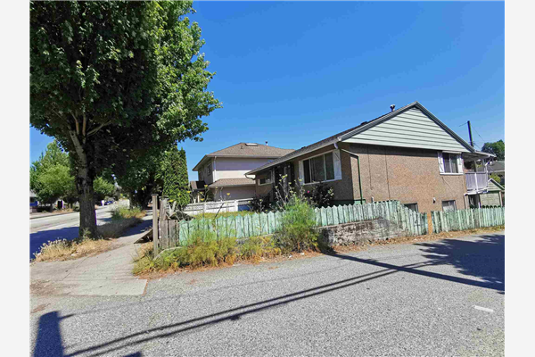 5692 KNIGHT STREET, Vancouver