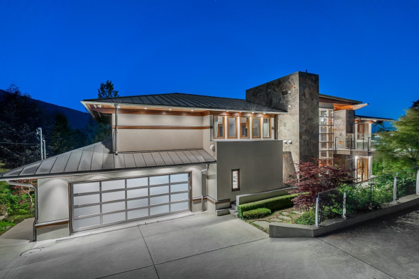 561 BALLANTREE ROAD, West Vancouver
