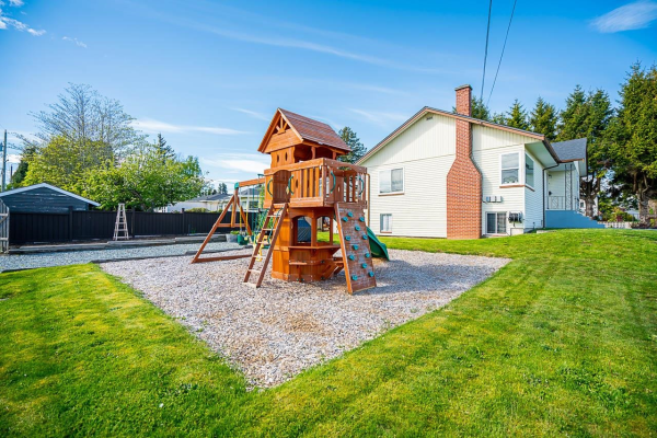 1033 CYPRESS STREET, White Rock