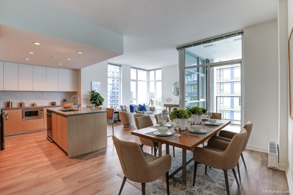 1302 8940 UNIVERSITY CRESCENT, Burnaby