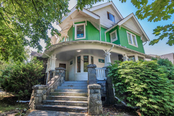 2704 W 12TH AVENUE, Vancouver