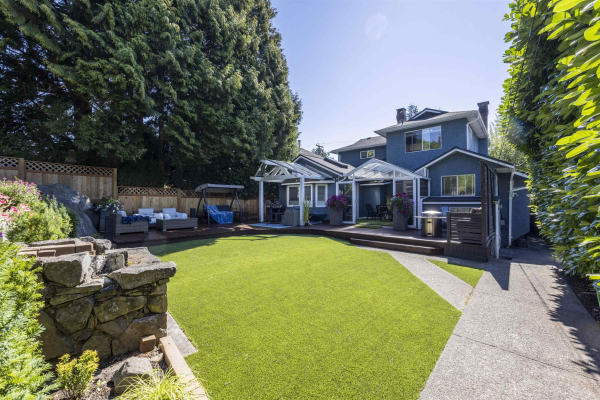 206 W 23RD STREET, North Vancouver