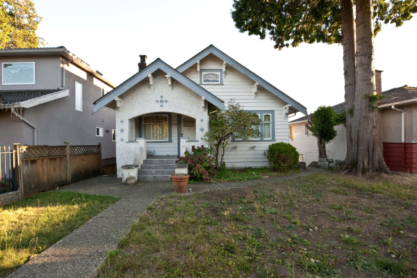 3096 E 8TH AVENUE, Vancouver