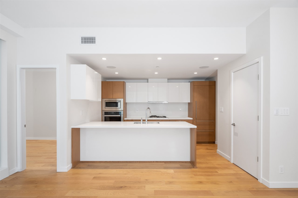 601 788 ARTHUR ERICKSON PLACE, West Vancouver