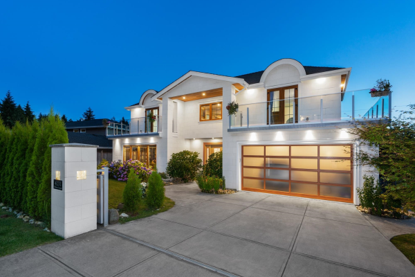 4231 CHELSEA CRESCENT, North Vancouver