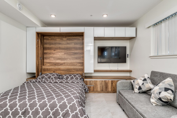 002 1170 BARCLAY STREET, Vancouver