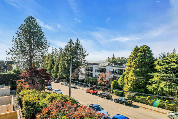 311 1360 MARTIN STREET, White Rock