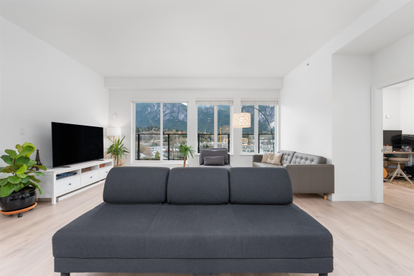 608 1365 PEMBERTON AVENUE, Squamish